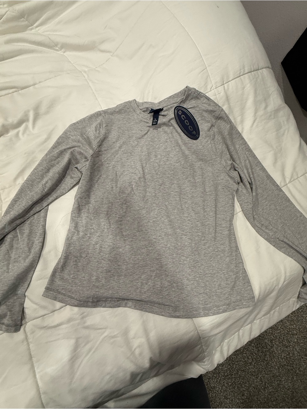Women’s Long Sleeve Scoop Heather Gray Tee
